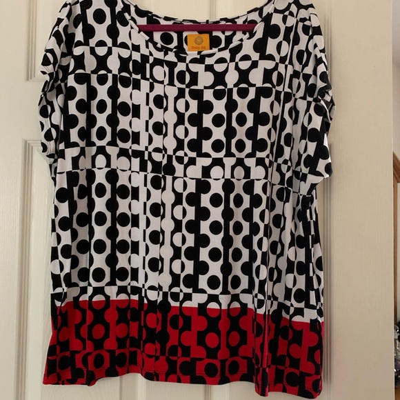 Top - Picture 1 of 2